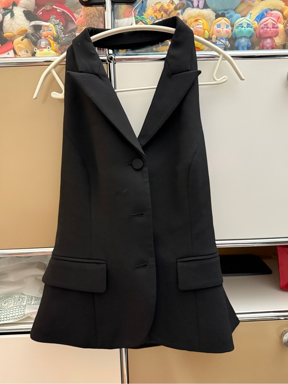 Aritzia Babaton Black Sleeveless Notch-Lapel Demand Blazer Vest